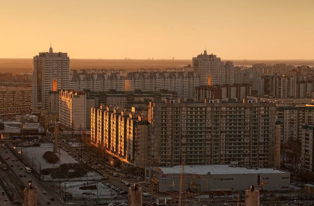 Про городские окраины,типовую застройку,"горящие" арки, чаек и финский..