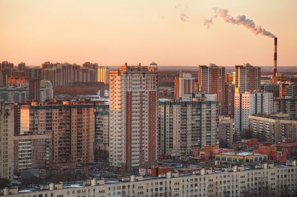 Про городские окраины,типовую застройку,"горящие" арки, чаек и финский..