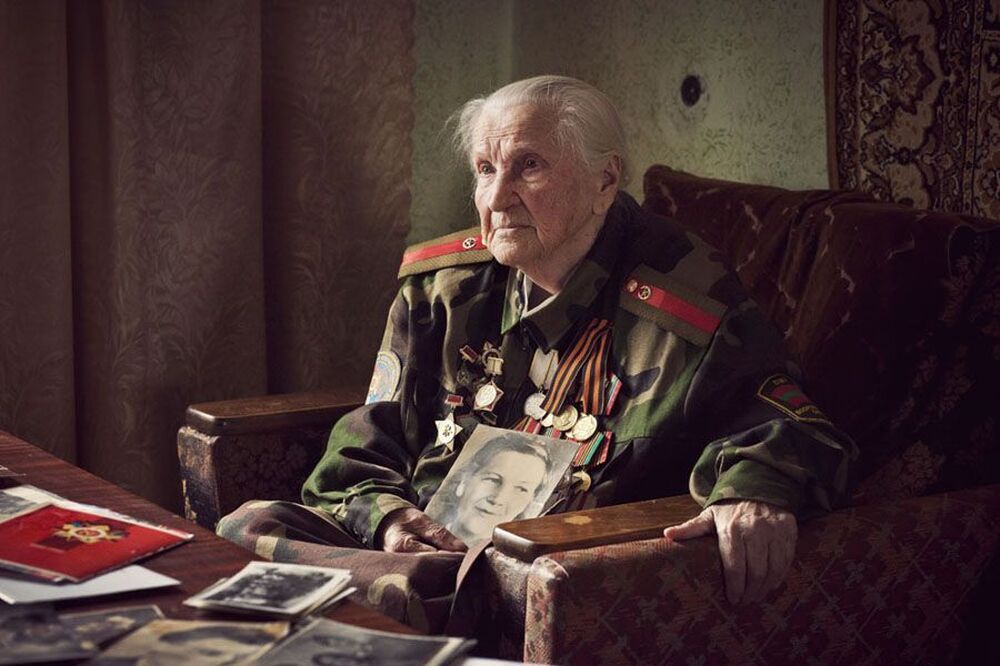 У победы женское лицо