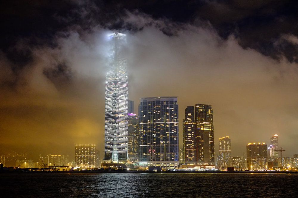 Hong Kong ( ночью )