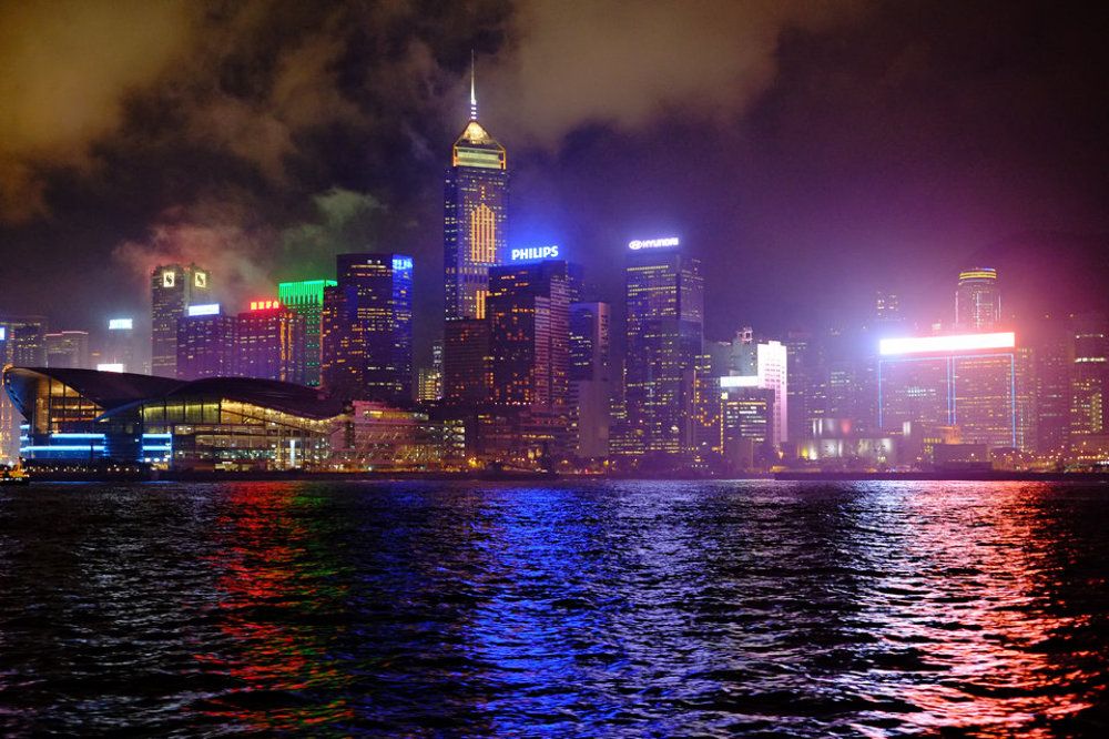Hong Kong ( ночью )