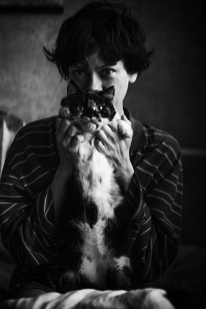 M&auml;dchen und Katze