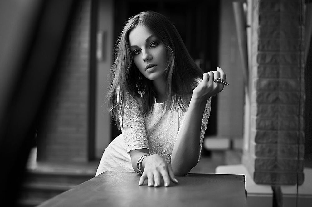 B&W