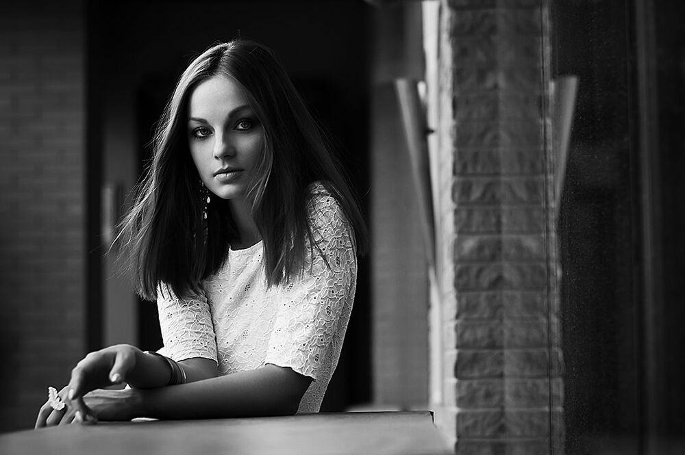 B&W
