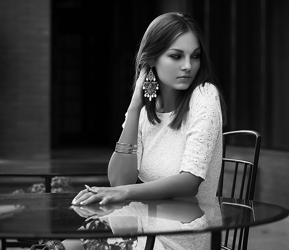 B&W
