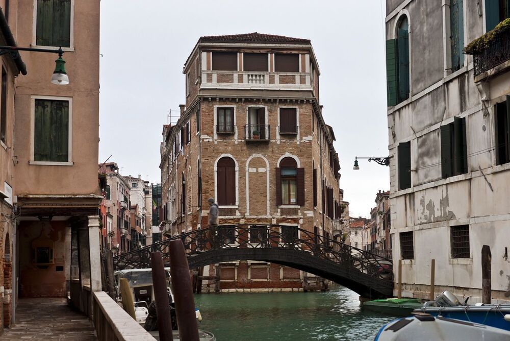 Venezia ... Питерское наваждение , либо Пять углов, либо пересечение Грибоедова Канала с пер.Гривцова