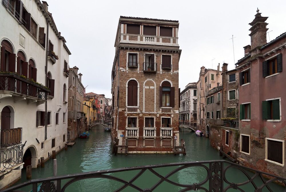 Venezia ... Питерское наваждение , либо Пять углов, либо пересечение Грибоедова Канала с пер.Гривцова