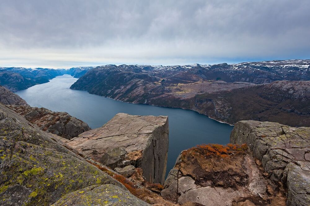 Скала Preikestolen над Lysefjorden
