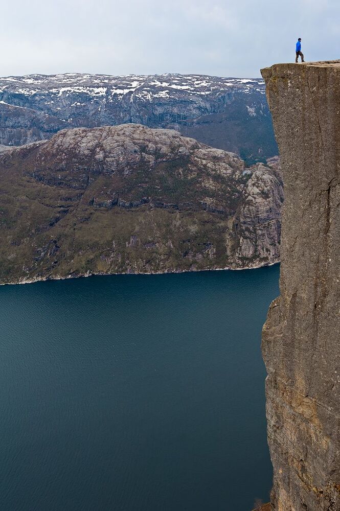 Скала Preikestolen над Lysefjorden