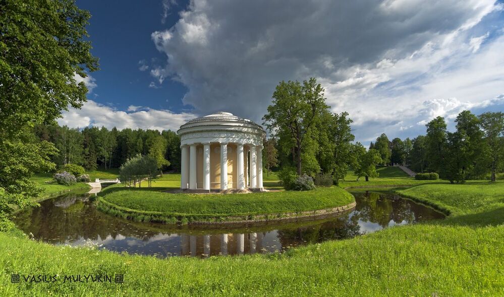 В Павловском парке.
