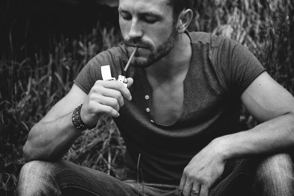 THE OUTLAW (BW)