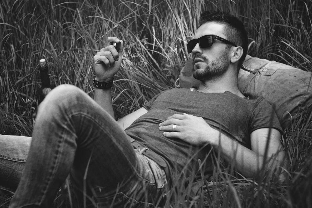 THE OUTLAW (BW)