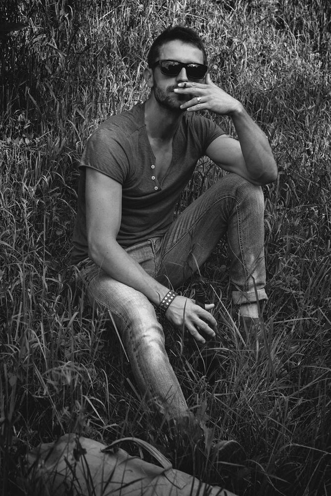 THE OUTLAW (BW)