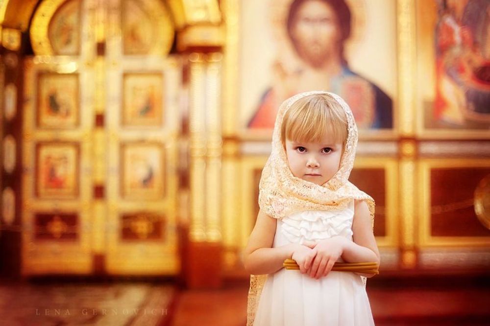 Фотограф на крещение Елена Гернович
www.gernovich.ru