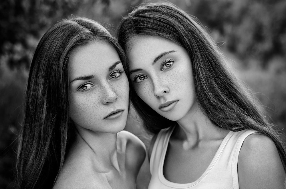 "Татьяна и Ольга Ларины"