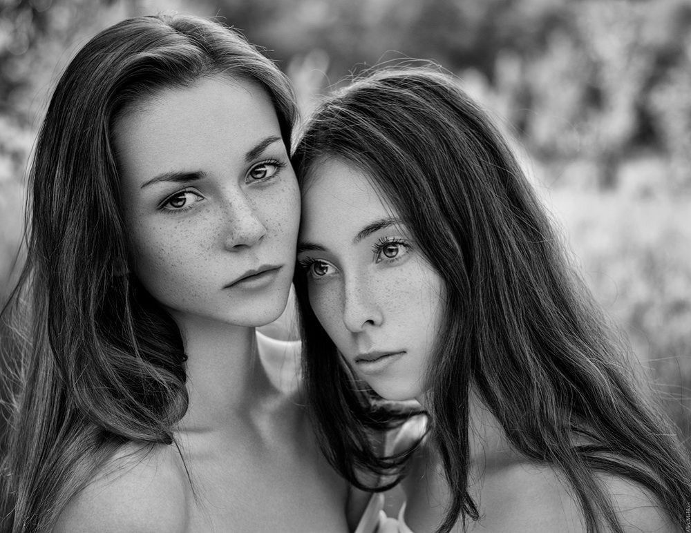 "Татьяна и Ольга Ларины"