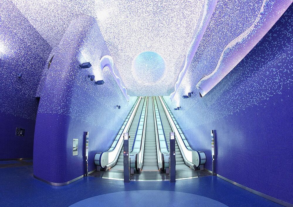 STAZIONE TOLEDO - NAPOLI.Свет в конце тоннеля.