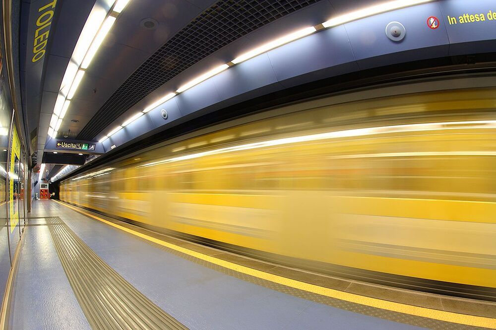 STAZIONE TOLEDO - NAPOLI.Свет в конце тоннеля.