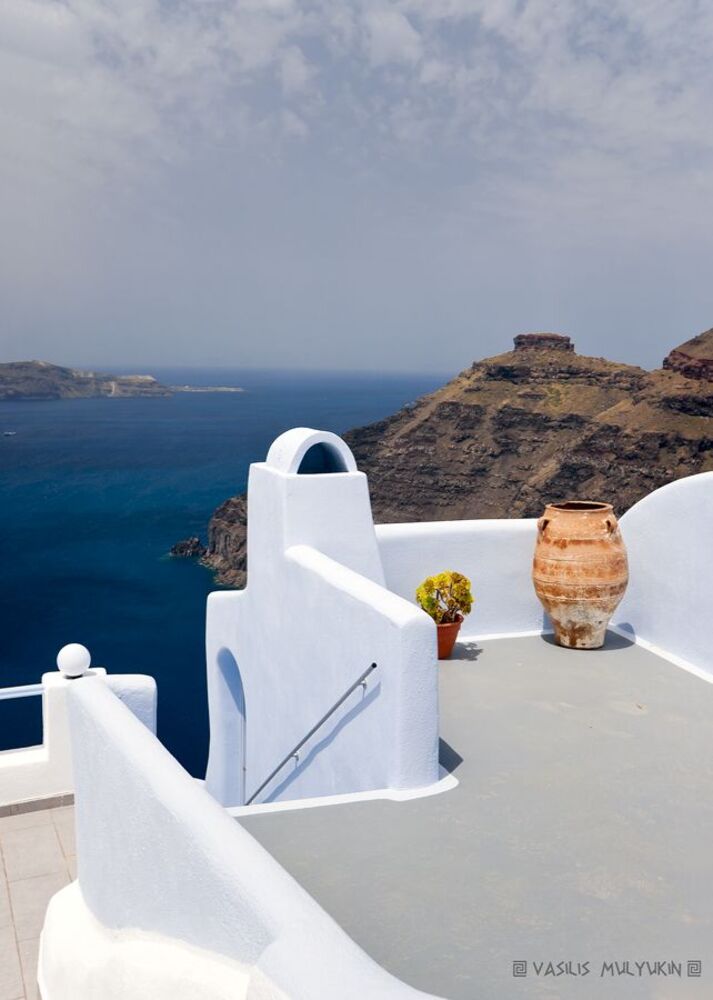 ... лестницы, ступени, горшки, цветы ... Santorini