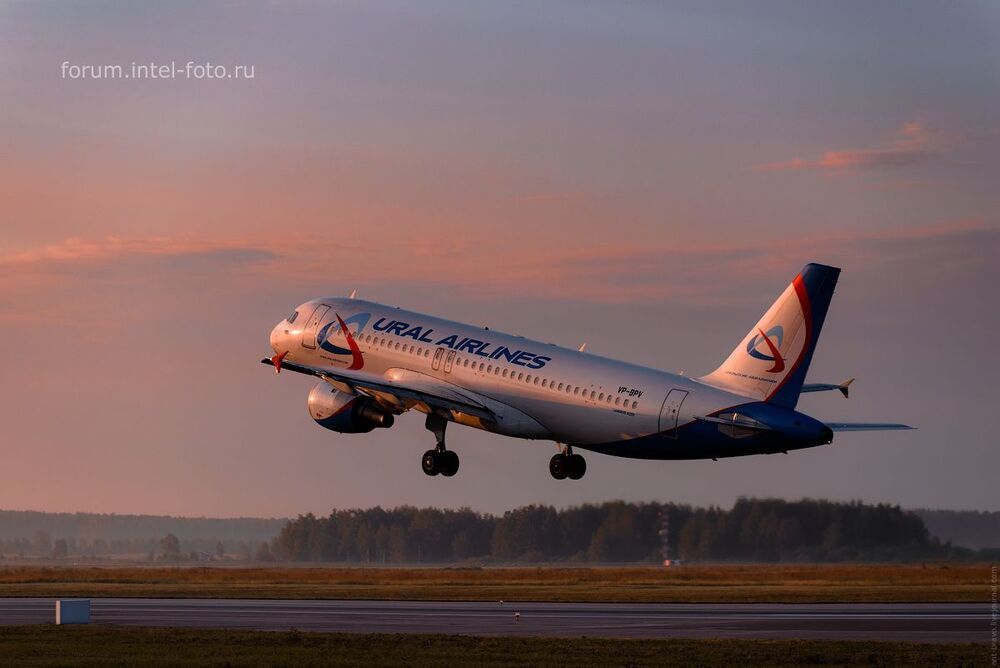 Ural Airlines VP-BPV (Airbus A320)