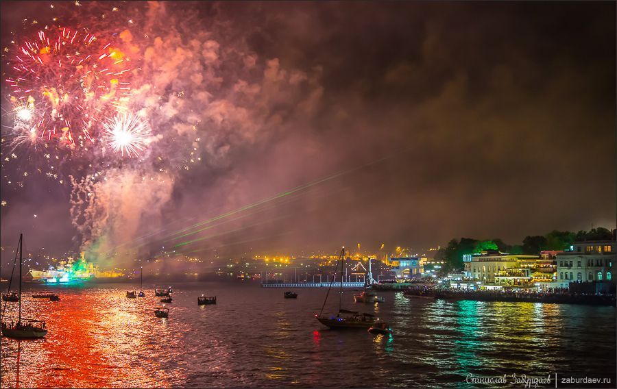 Салют в честь дня ВМФ в Севастополе 28 июля 2013 г.