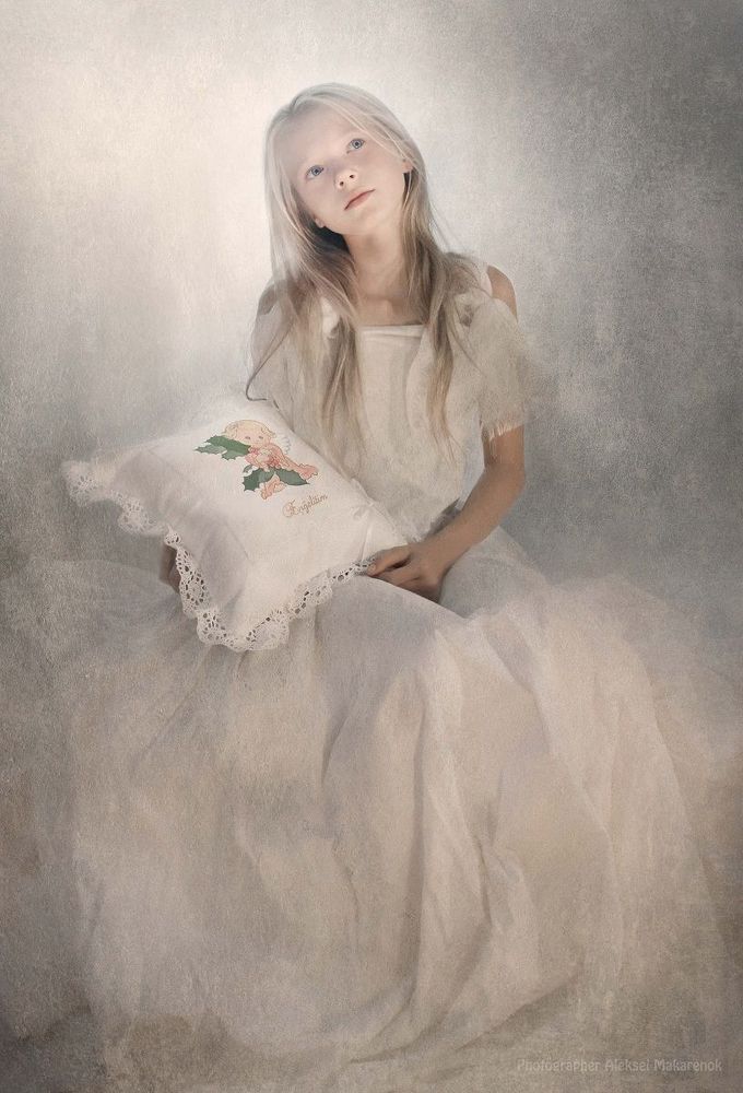 Photographer: Aleksei Makarenok
Model : Kitija
Series > Angels magic light..............
Серия> Волшебный свет Ангелов ..............