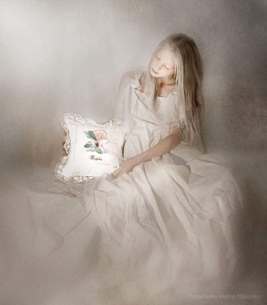 Photographer: Aleksei Makarenok
Model : Kitija
Series > Angels magic light..............
Серия> Волшебный свет Ангелов ..............