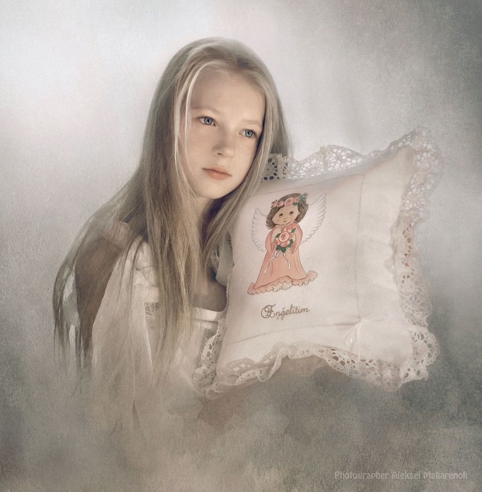 Photographer: Aleksei Makarenok
Model : Kitija
Series > Angels magic light..............
Серия> Волшебный свет Ангелов ..............