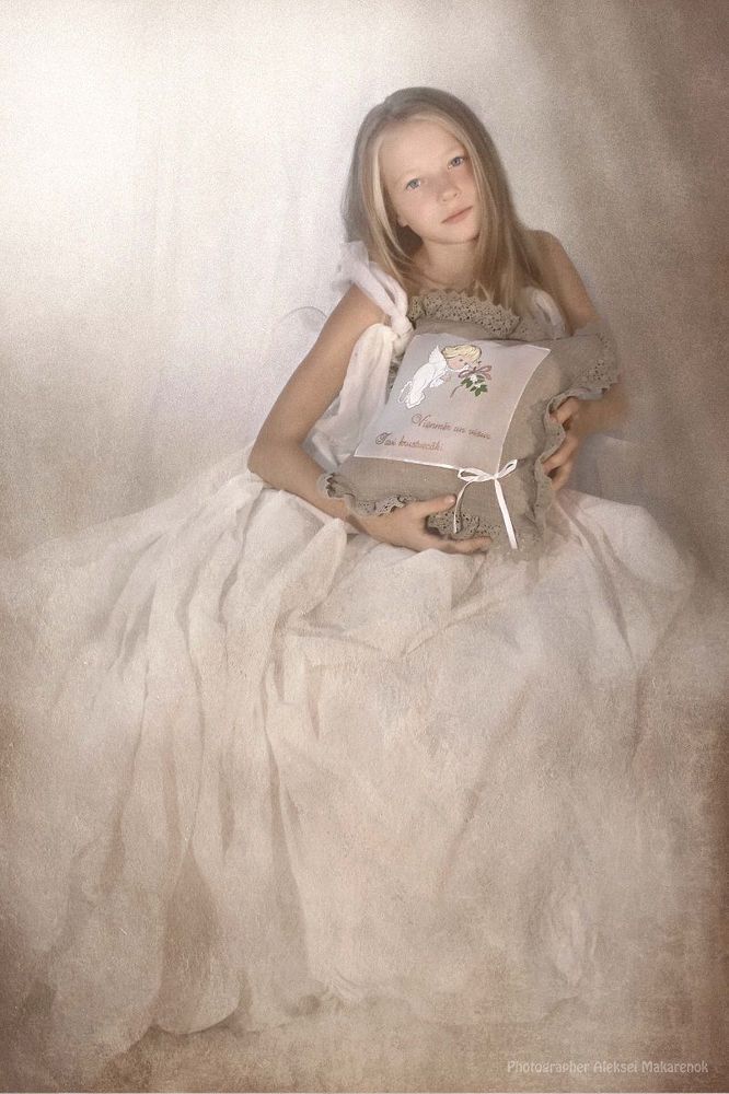 Photographer: Aleksei Makarenok
Model : Kitija
Series > Angels magic light..............
Серия> Волшебный свет Ангелов ..............