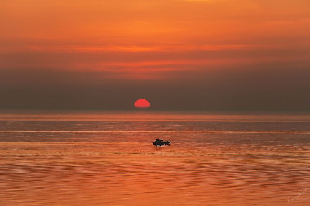 Море,вечер и баркас