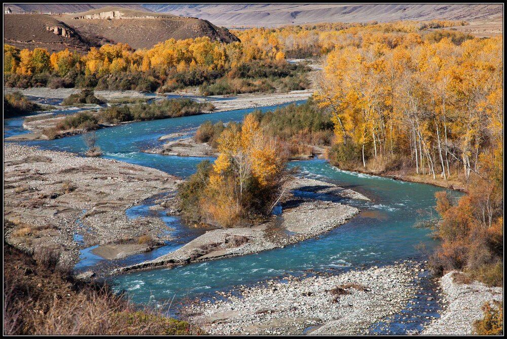 Осенние воды реки Чилик.
