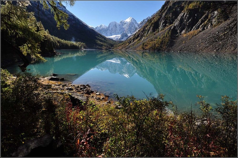 Осень на красивом озере