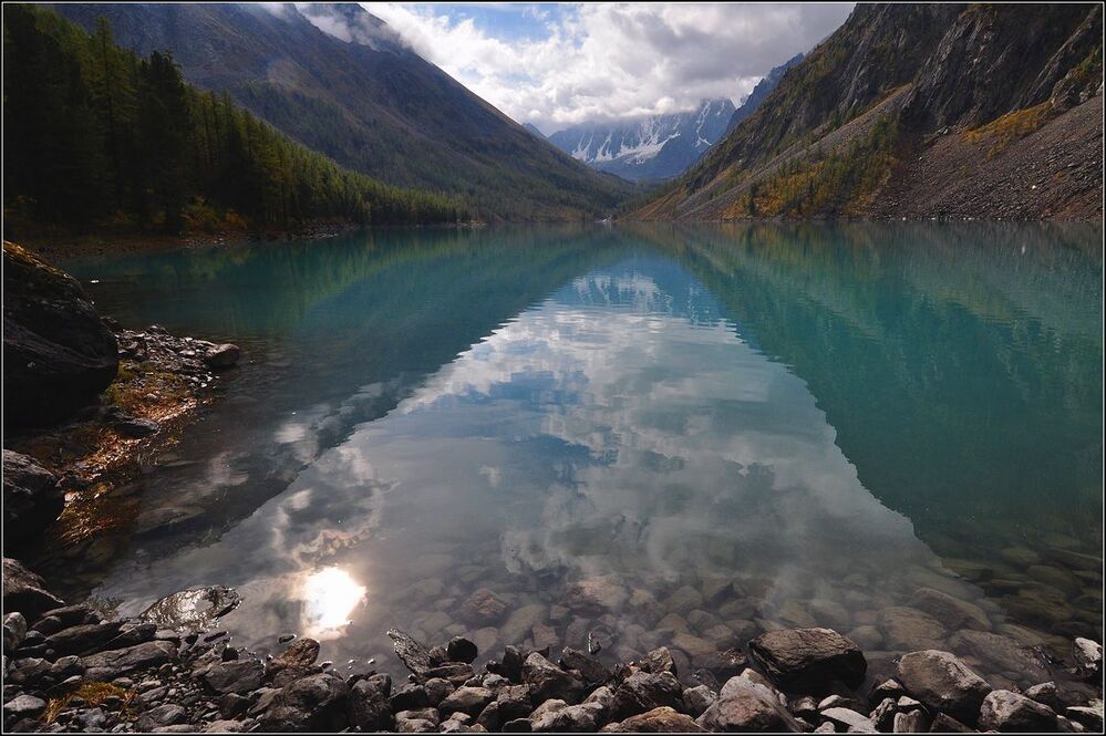 Осень на красивом озере