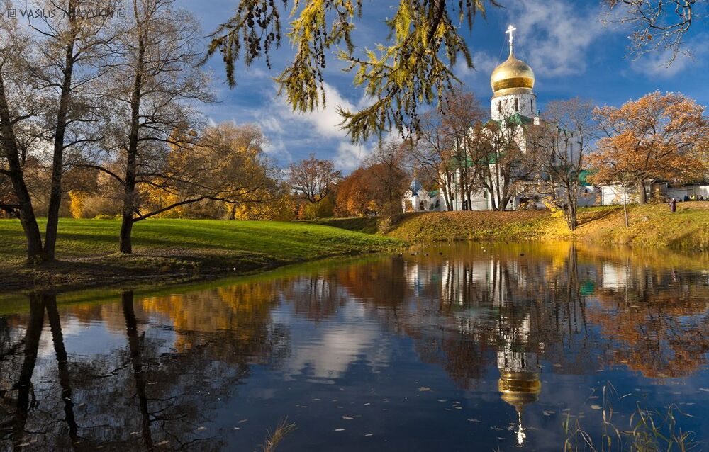 В Александровском парке ... Феодоровский собор.