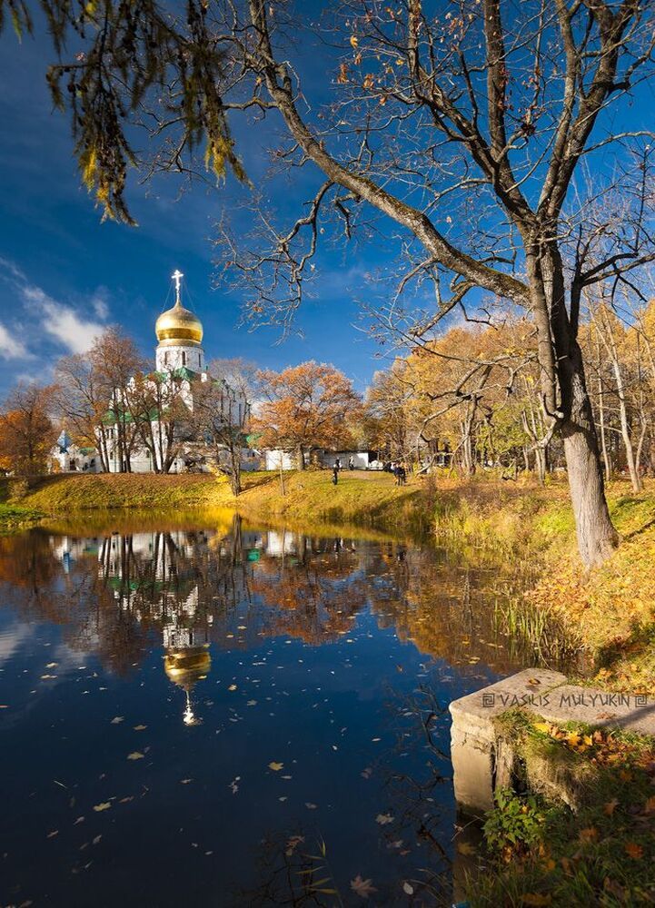 В Александровском парке ... Феодоровский собор.