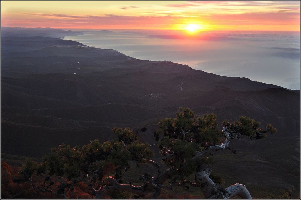 Утро в горах Крыма