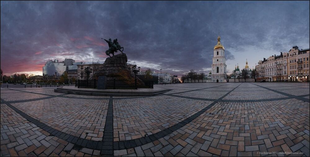 Панорама Софийской площади.