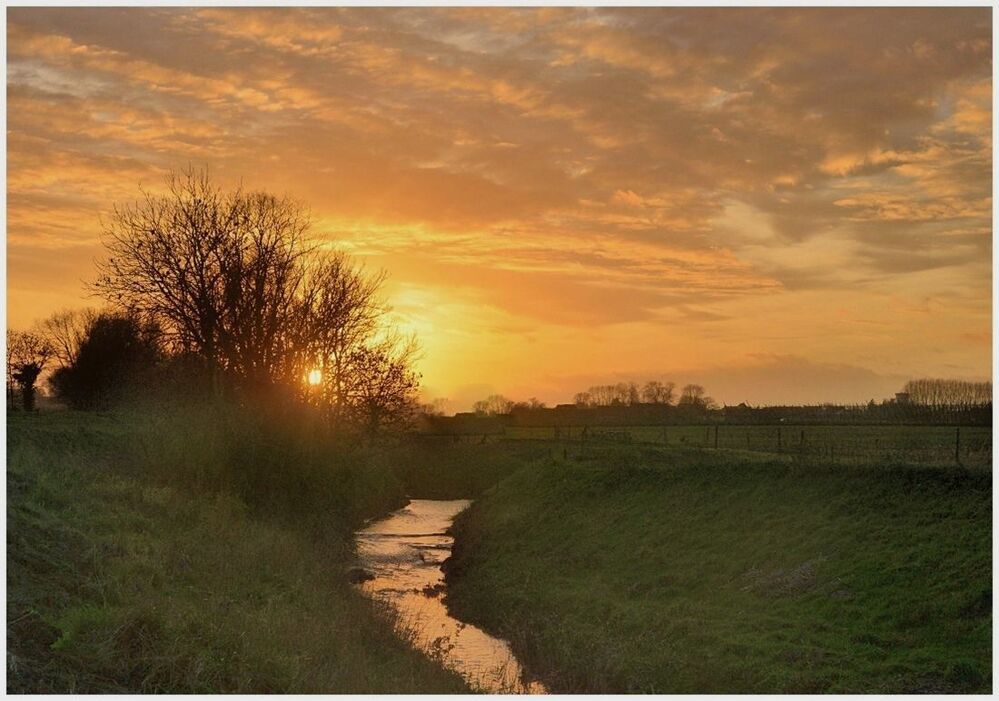 The evening comes slowly.