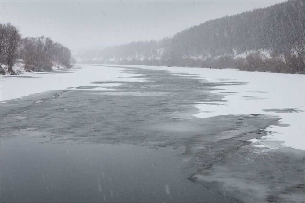 Лёгкий снежок на Оке