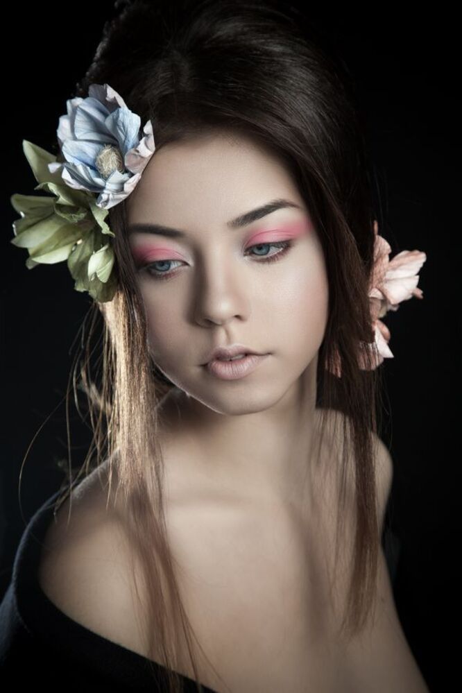 PHOTO: Stas Mokko
MUA: Diana Tarakanova
MODEL: Kristina Konovalova
PROPS: Stas Mokko