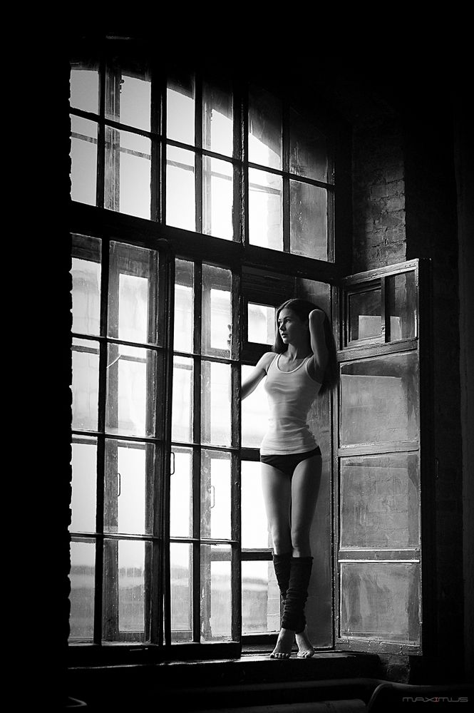 B&W