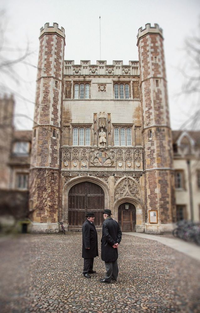 Cambridge Queens' College.
