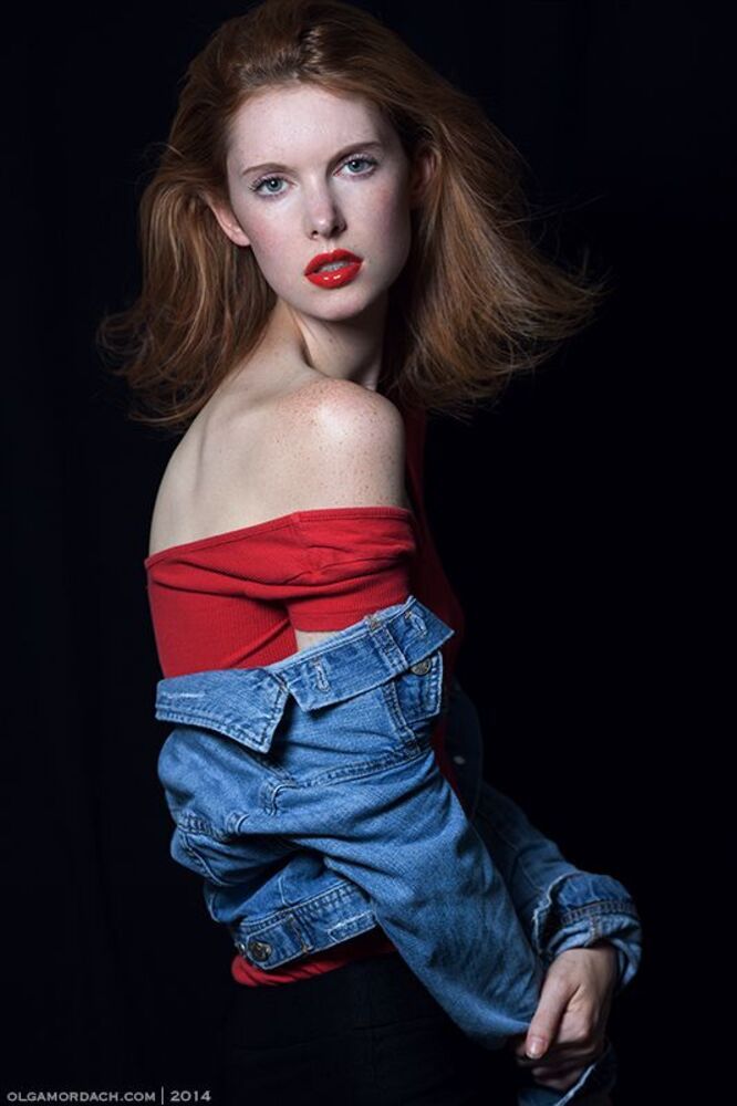 caitlin sanderson \ women