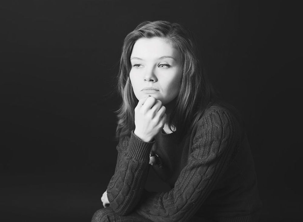 Мария. Актриса Нижнетагильского Театра Кукол. Изначально хотела быть драматической актрисой, но судьба 
распорядилась иначе, и Маша об этом совсем не жалеет. Скрип мела по школьной доске - самый ненавистный звук.