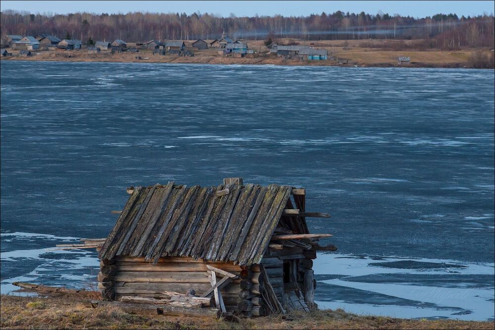 Солнце село, потянуло холодком.