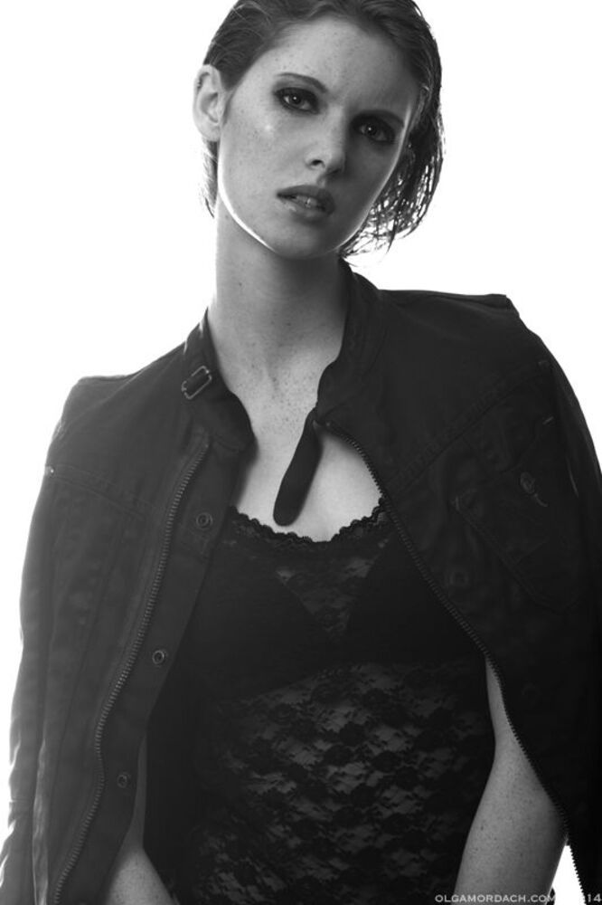 caitlin sanderson \WOMEN