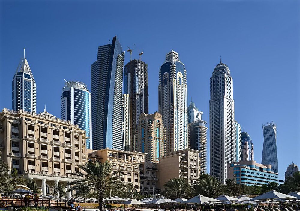 Dubai Mina Seyahi Beach Resort & Marina