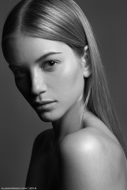 Valeria Sanesi \ WOMEN