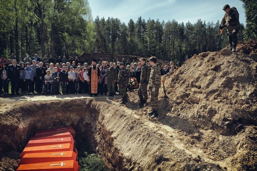 Захоронение останков советских солдат