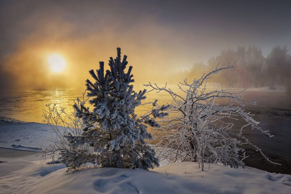 Встречая,взявшись за руки,рассвет
